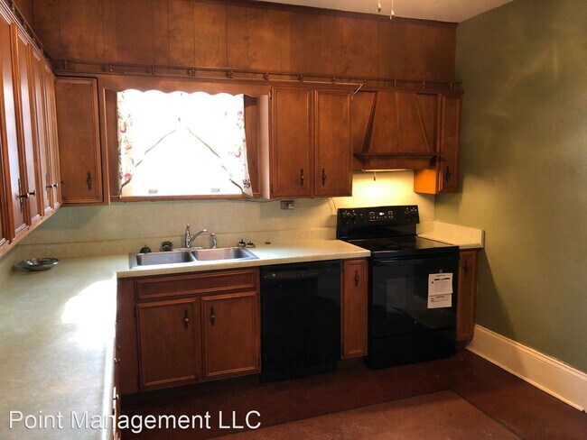 Building Photo - 4 br, 2 bath House - 3114 West Main Street