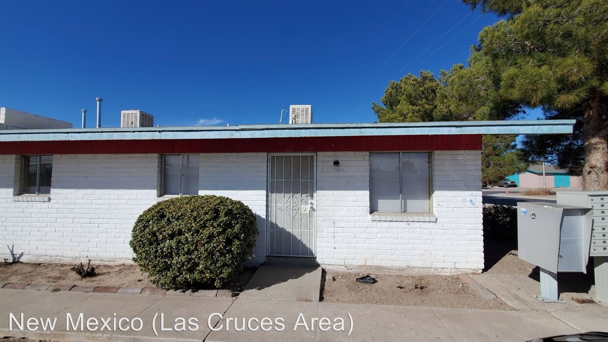 Primary Photo - 1402 S Espina St