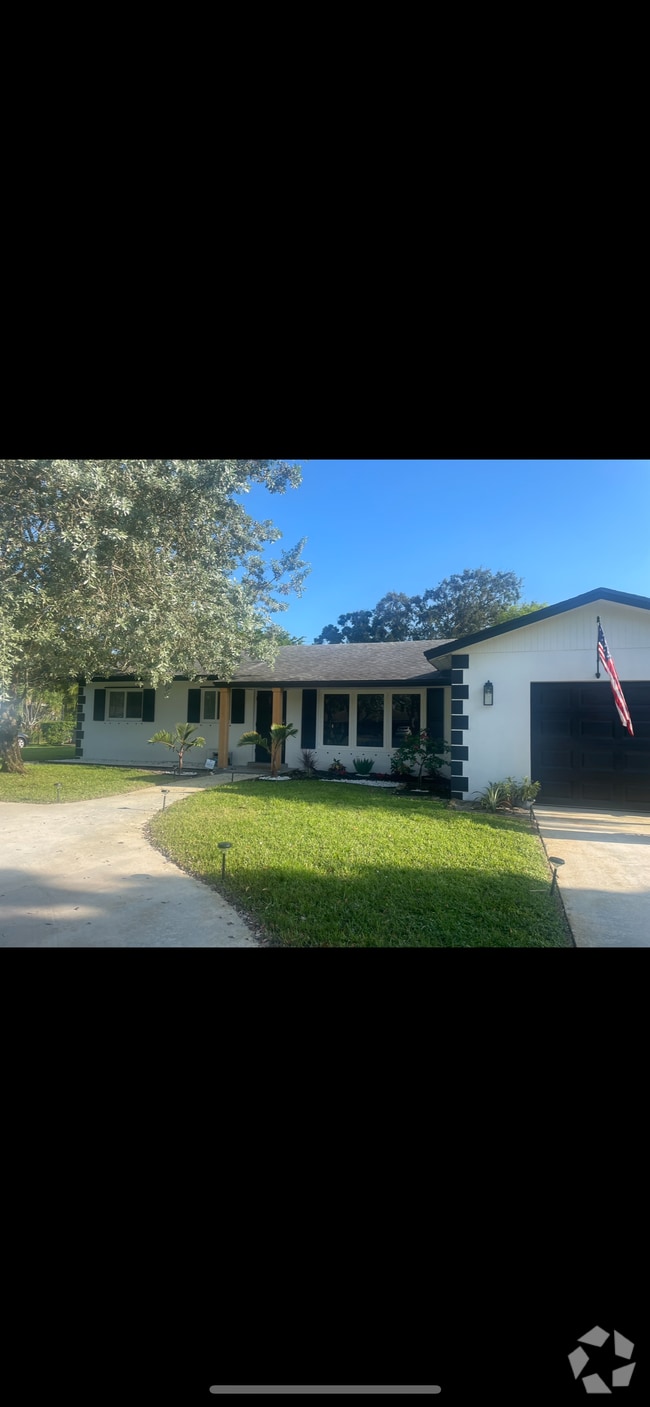 Building Photo - 3712 Lowson Blvd