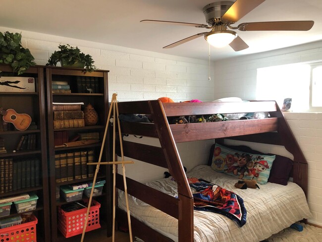Building Photo - 2019 S Granada Dr