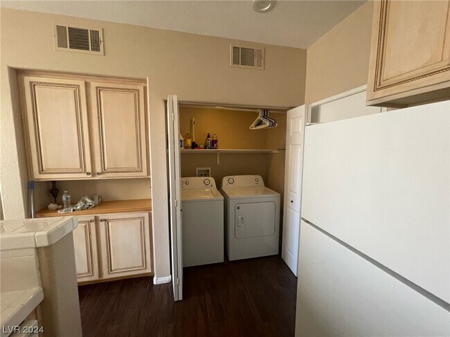 Building Photo - 10180 Deerfield Beach Ave