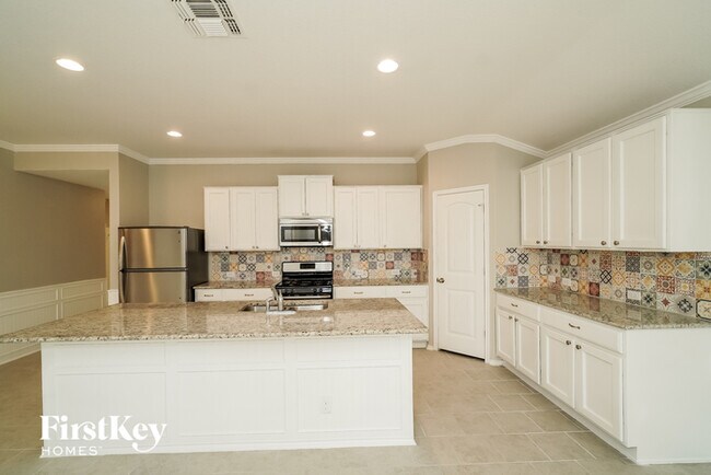 Building Photo - 8830 Double Oak