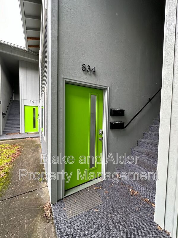 Foto del edificio - 834 SE 42nd Ave