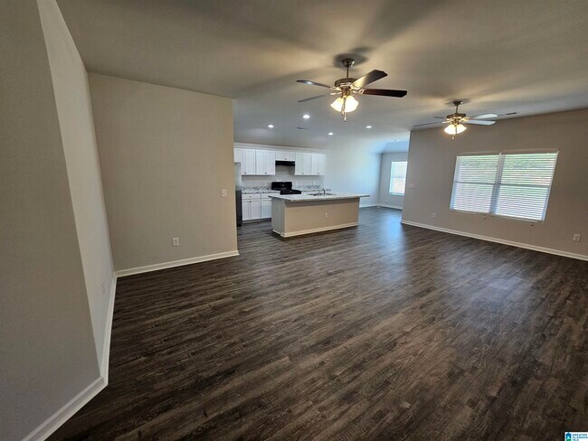 Building Photo - 540 Camden Lp