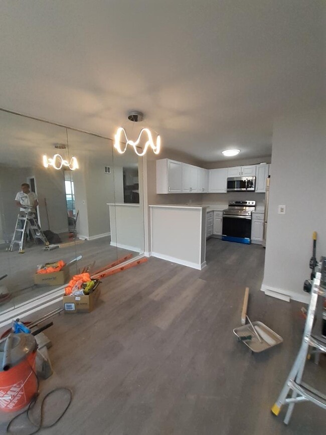 Building Photo - 5100 N Marine Dr