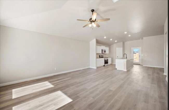 Building Photo - Coming soon - 3 bed 3 bath 2 car garage in...