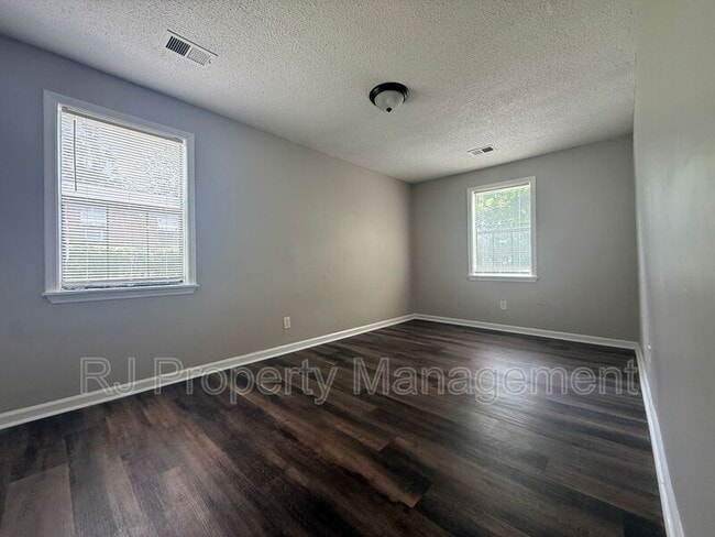 Foto del edificio - 2076 Goff Ave