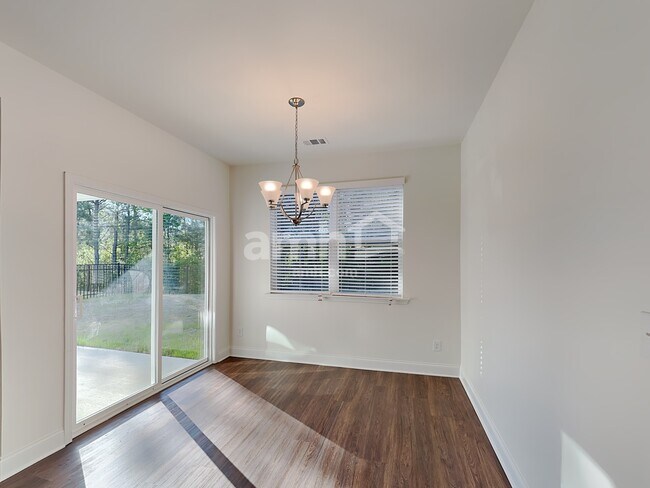 Building Photo - 7062 Creeksong Dr