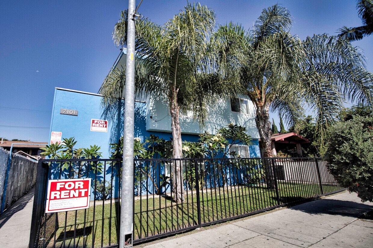 7101 Rugby Ave Unit Q, Huntington Park, CA 90255 Apartments in