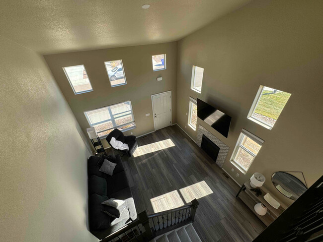 Building Photo - 3797 Vineyard Cir