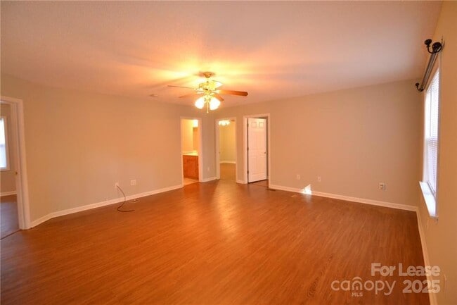 Foto del edificio - 1212 Beechwood Dr