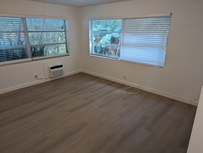 Building Photo - 4800 N Flagler Dr