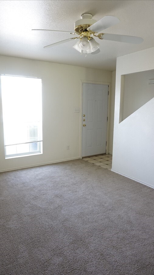 Building Photo - Welcome to 4410 Sylvia Dr, Unit B!