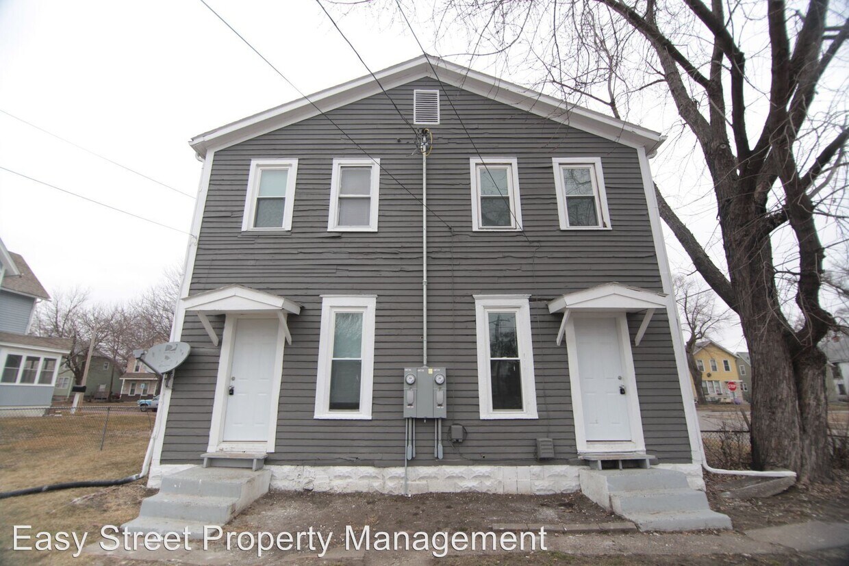 Primary Photo - 1901-1903 W 1st St