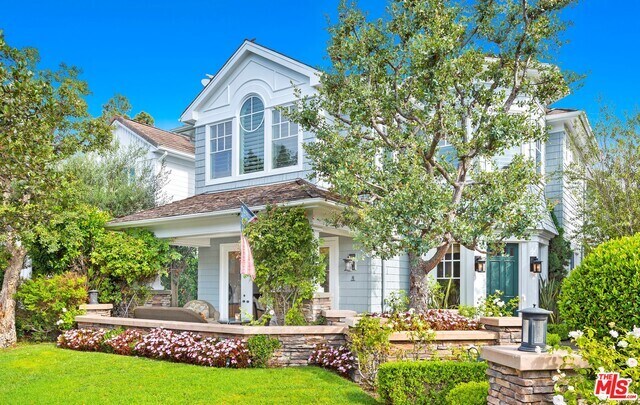 Primary Photo - 8 Sawgrass Dr