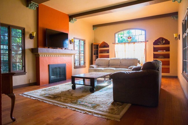 1227 Alvira St, Los Angeles, CA 90035 - House Rental in Los Angeles, CA