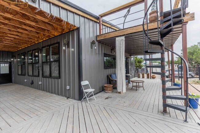 Building Photo - 270 Stacie Ann Dr