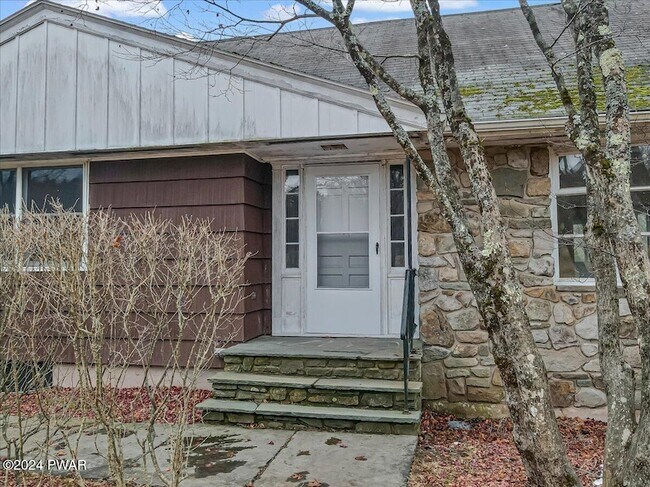 Foto del edificio - 829 Long Ridge Rd