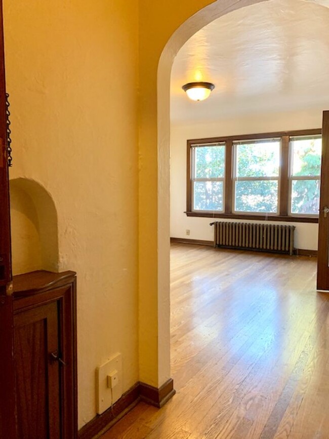 Interior Photo - Catalina Apartments