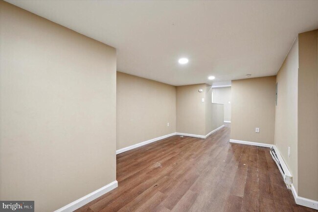Building Photo - 2802 Edgmont Ave