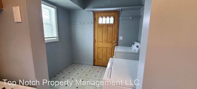 Foto del edificio - 2 br, 1 bath House - 2316 N Michigan Ave