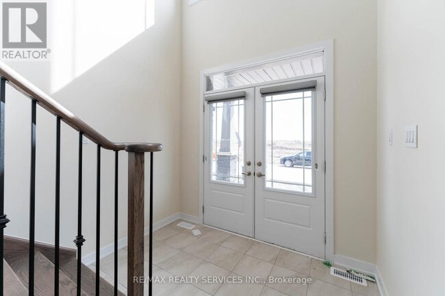 Building Photo - 82 STARBOARD Cres