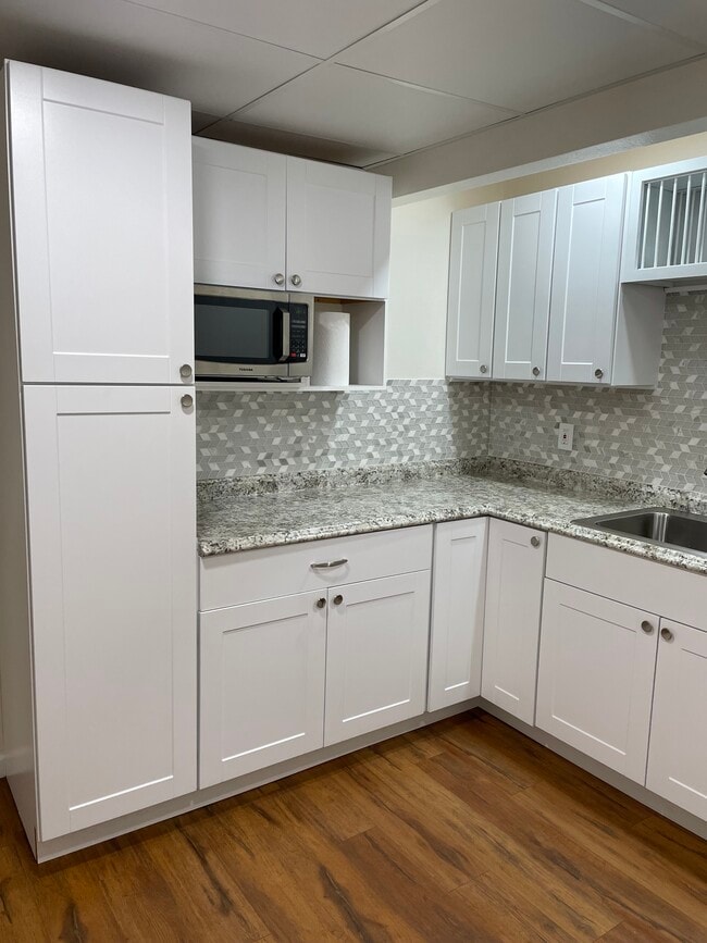 Counter space - 214 Eagle Ave