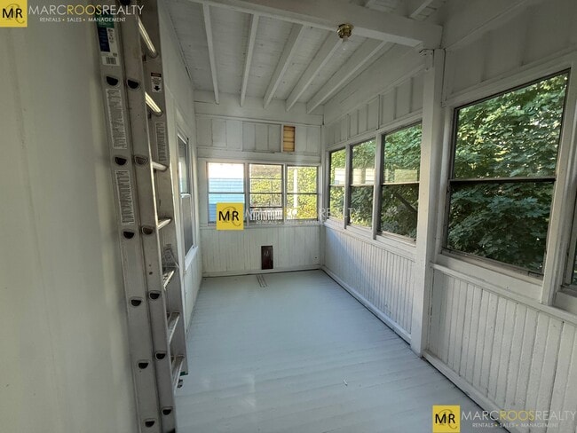 Building Photo - 20 Glade Ave