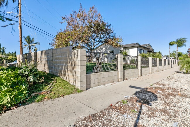 Foto del edificio - 7911 Fulton Ave