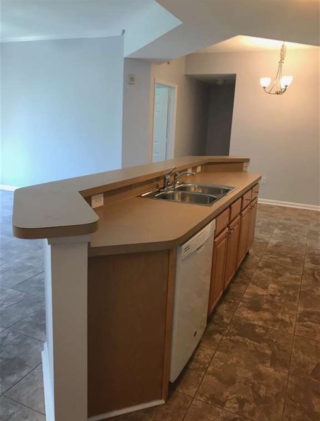 Building Photo - 440 S Villa San Marco Dr