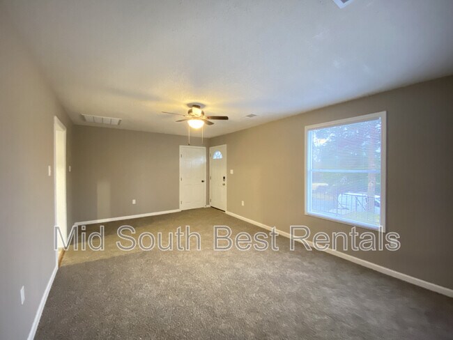 Foto del edificio - 1606 W Charles Bussey Ave