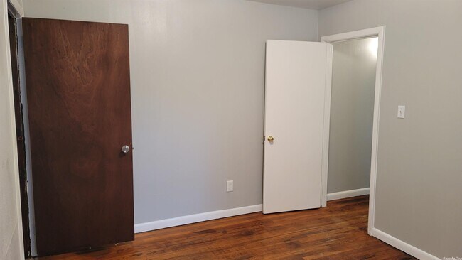 Building Photo - 601 Harpole St