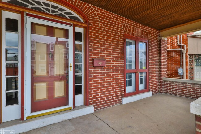 Foto del edificio - MACUNGIE 4BR 1.5 BATH CLASSIC HOME