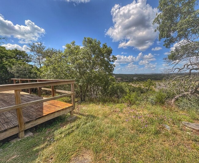 Building Photo - 1343 River Ranch Dr