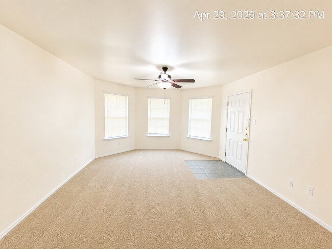 Building Photo - 3 Bedroom/2 Bath Shaenfield Pl Subdivision