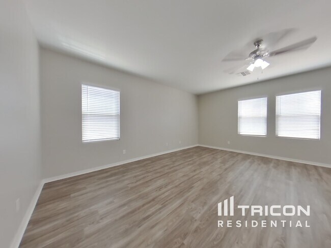 Foto del edificio - 36003 W Santa Monica Ave