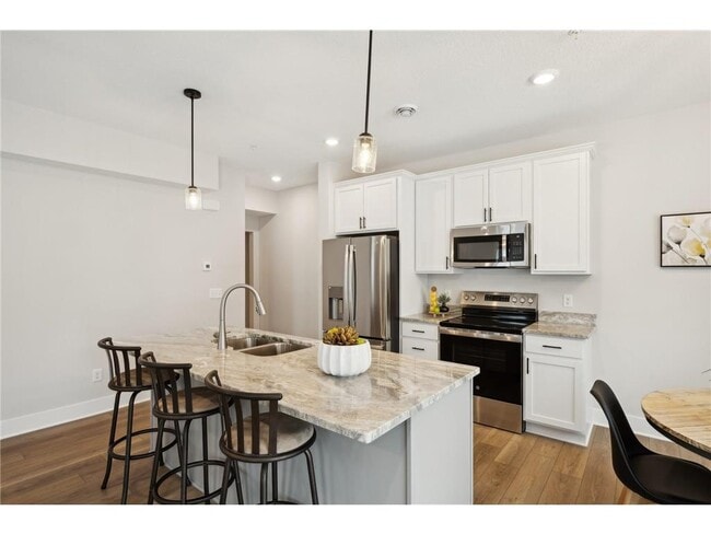 Building Photo - 3411 Douglas Dr N