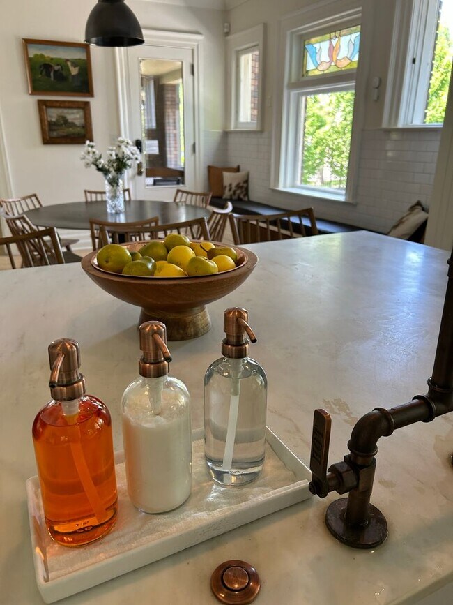 Foto del edificio - 6 Bed/2.5 Bathroom house in Provo!