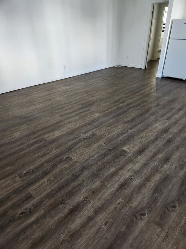 Foto del edificio - 4323 Van Nuys Blvd