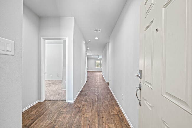 Foto del edificio - 4315 Isoletta Ct