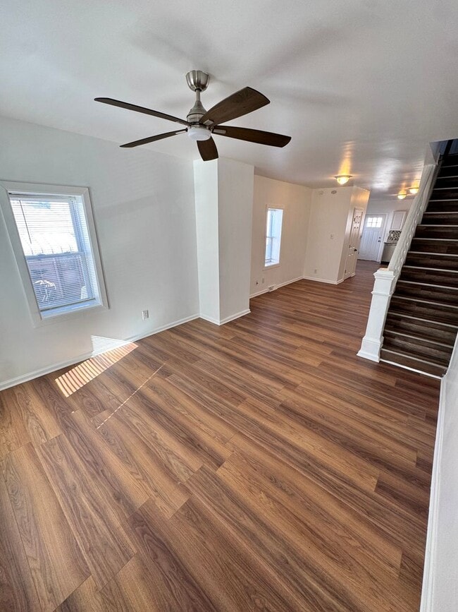 Foto del edificio - FOUR/FIVE BEDROOM End of Row