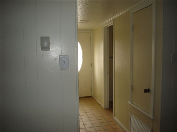 Building Photo - 1806 Highway 35 N