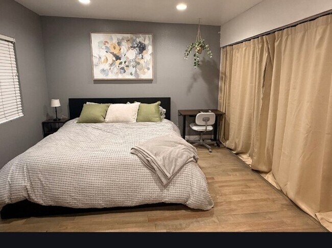 Foto del edificio - 2240 N Legion Dr