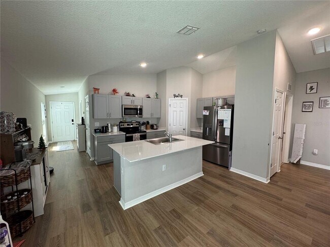Building Photo - 12870 French Market Dr