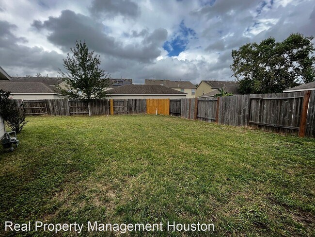 3 br, 2.5 bath House - 16838 Libson Falls ... photo'