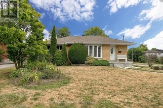 Building Photo - 409 Fairlawn St