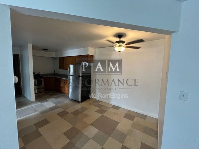 Building Photo - 2859 S 6th St