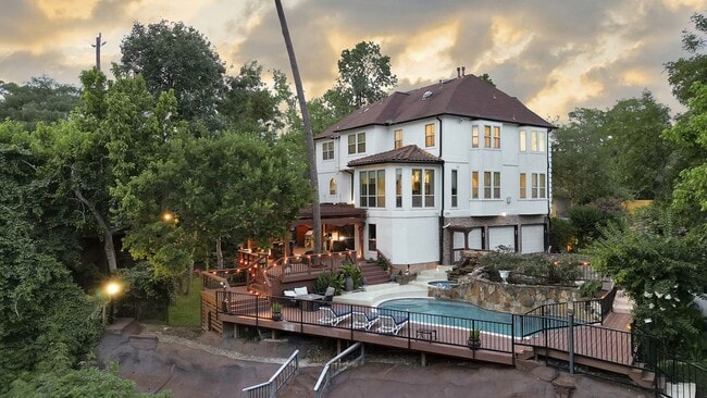 Building Photo - 1 Magnolia Bend Dr
