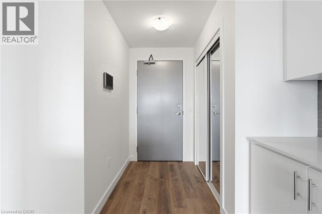 Building Photo - 461 Green Rd