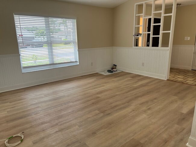 Building Photo - 5020 SW 120th Ave